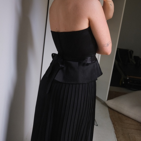 Reformation Tori two piece - Picture 3 of 8